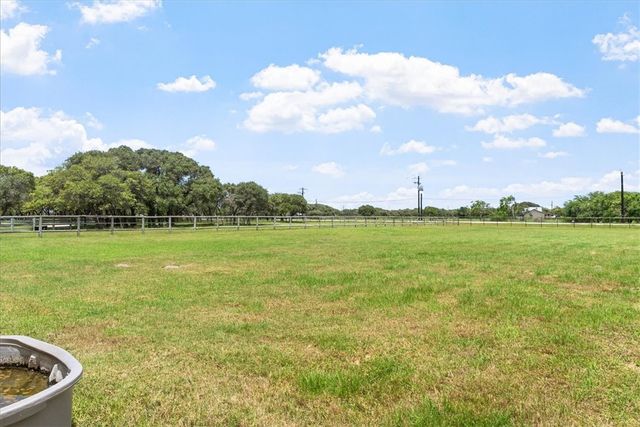 1433 Glenoak Dr, Corpus Christi, TX 78418