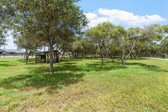 1433 Glenoak Dr, Corpus Christi, TX 78418