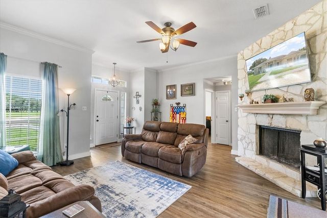 1433 Glenoak Dr, Corpus Christi, TX 78418