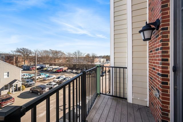 69 Foundry St 310, Wakefield, MA 01880
