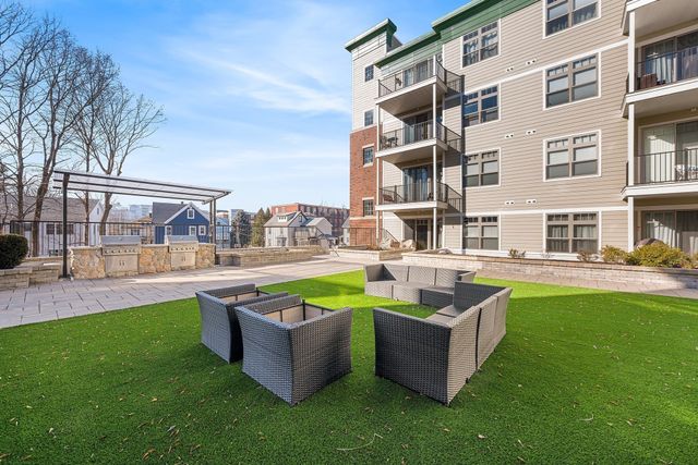 69 Foundry St 310, Wakefield, MA 01880