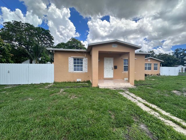 5640 Tyler Street, Hollywood, FL 33021