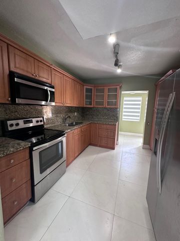 5640 Tyler Street, Hollywood, FL 33021