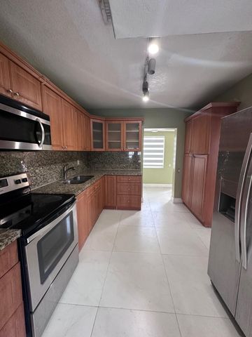 5640 Tyler Street, Hollywood, FL 33021