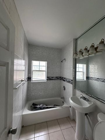 5640 Tyler Street, Hollywood, FL 33021