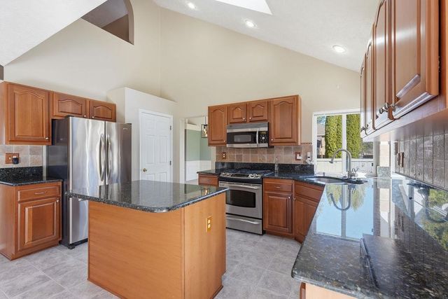 16520 N Dakota Ct, Spokane, WA 99208