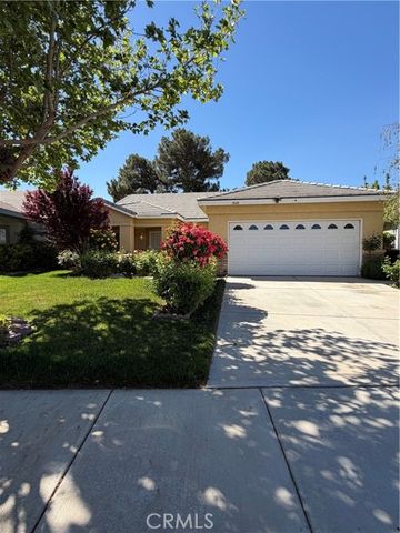 1840 W Holguin, Lancaster, CA 93534
