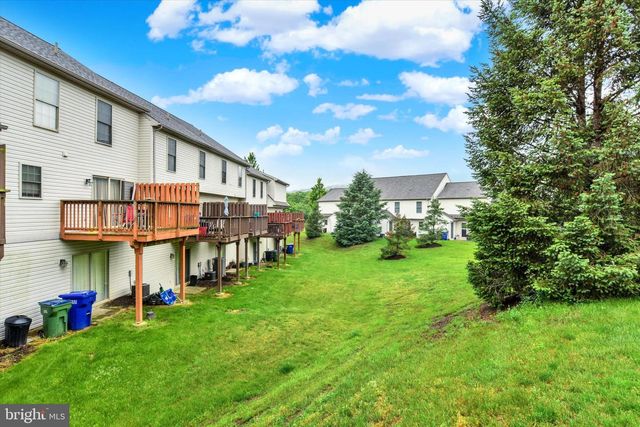 305 SADDLE RIDGE CT, Harrisburg, PA 17110