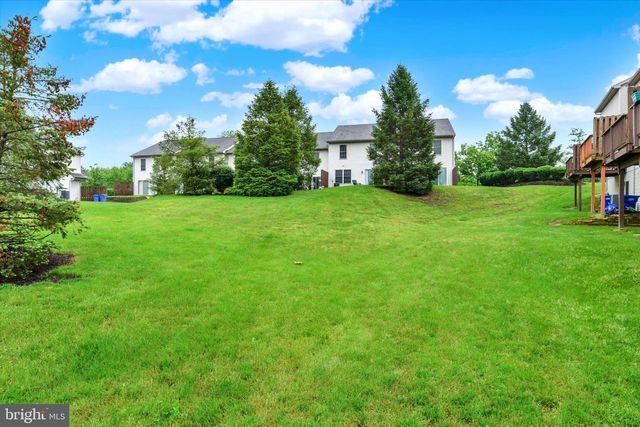 305 SADDLE RIDGE CT, Harrisburg, PA 17110