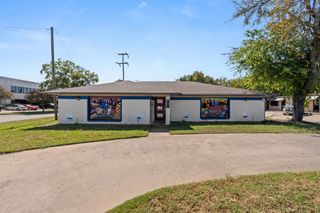 901 W Ennis Avenue, Ennis, TX 75119