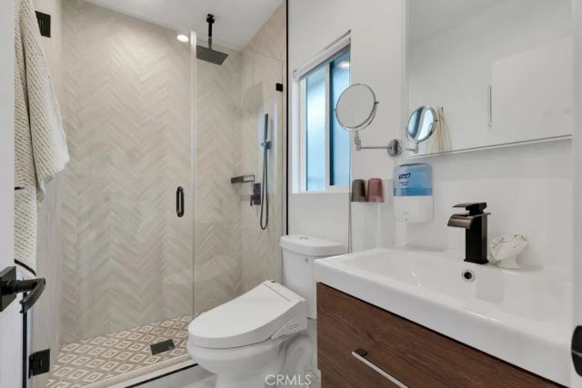 1911 W Kenneth, Glendale, CA 91201