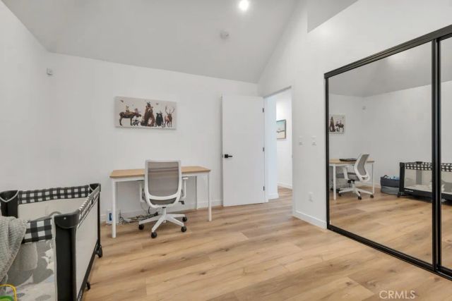 1911 W Kenneth, Glendale, CA 91201