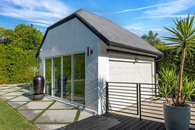 1911 W Kenneth, Glendale, CA 91201