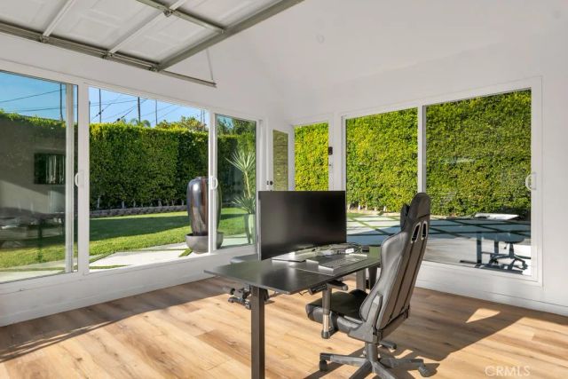 1911 W Kenneth, Glendale, CA 91201