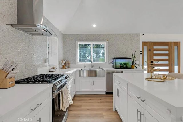 1911 W Kenneth, Glendale, CA 91201