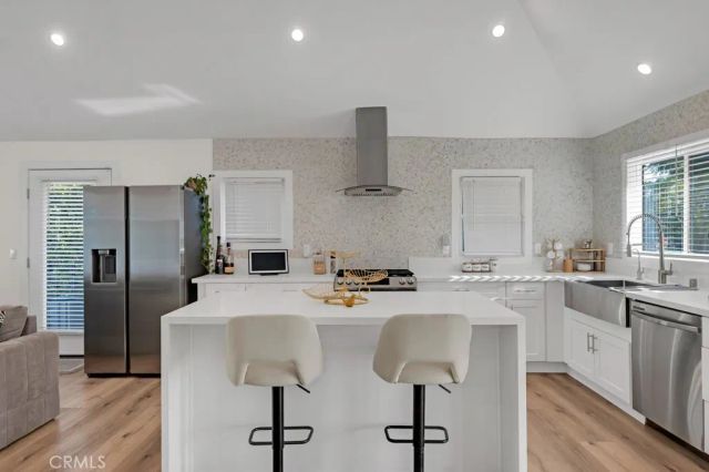 1911 W Kenneth, Glendale, CA 91201