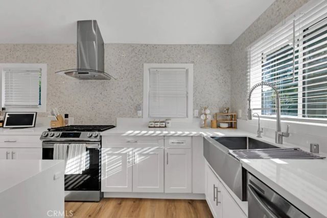 1911 W Kenneth, Glendale, CA 91201