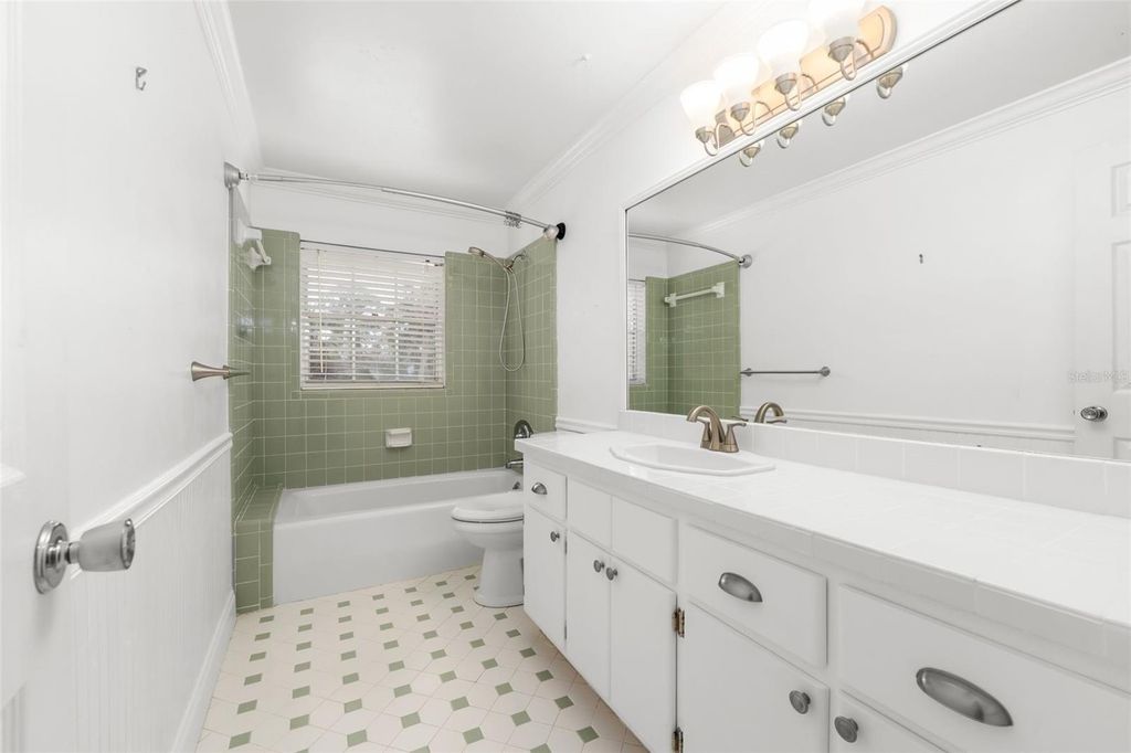 Image 18 of property listing at 1411 NW 47TH TERRACE, Gainesville, FL 32605