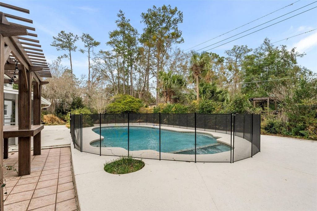 Image 33 of property listing at 1411 NW 47TH TERRACE, Gainesville, FL 32605