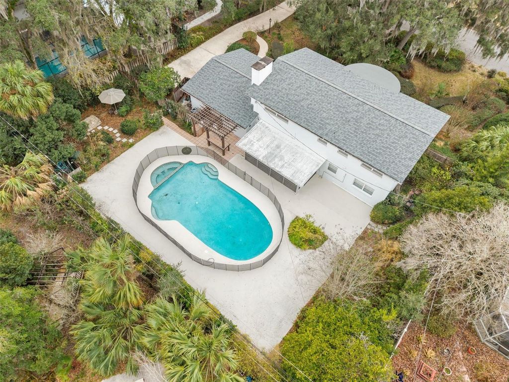 Image 38 of property listing at 1411 NW 47TH TERRACE, Gainesville, FL 32605