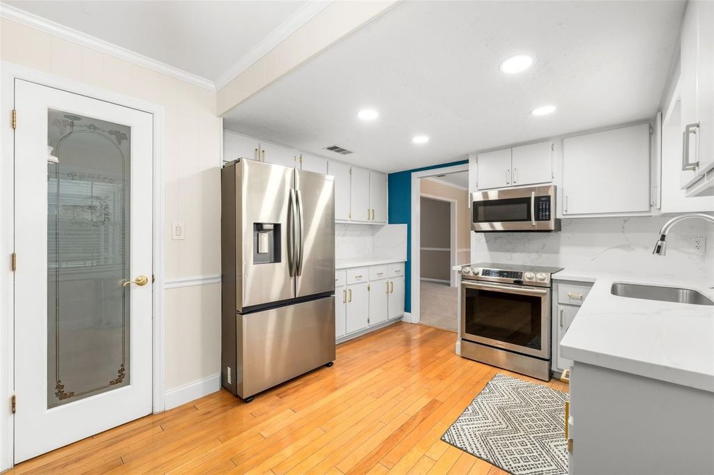 Image 7 of property listing at 1411 NW 47TH TERRACE, Gainesville, FL 32605