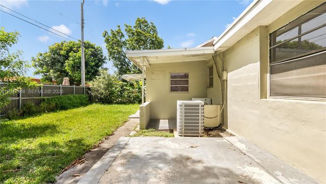 19200 NW 44th Avenue, Miami Gardens, FL 33055