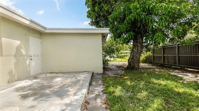 19200 NW 44th Avenue, Miami Gardens, FL 33055