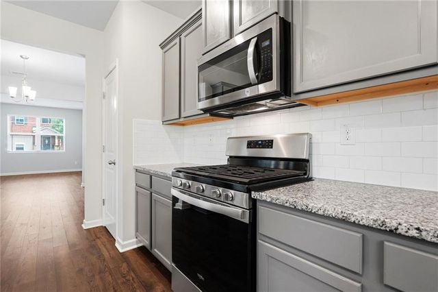 3132 Hawthorn Farm Boulevard, Loganville, GA 30052