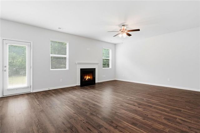 3132 Hawthorn Farm Boulevard, Loganville, GA 30052