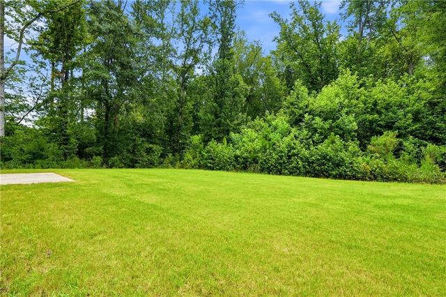 3132 Hawthorn Farm Boulevard, Loganville, GA 30052