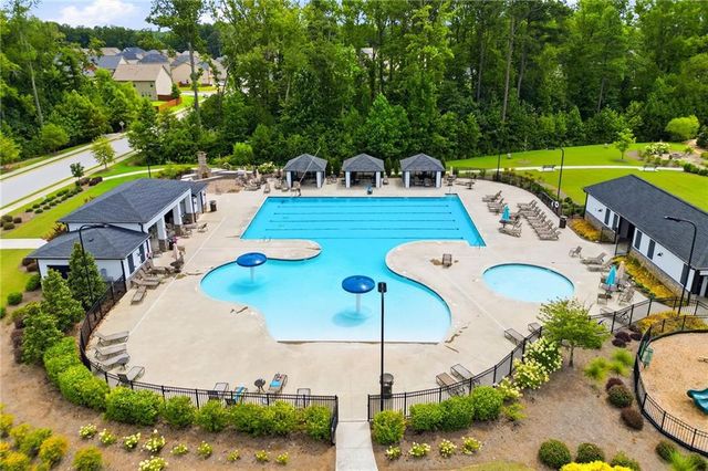 3132 Hawthorn Farm Boulevard, Loganville, GA 30052