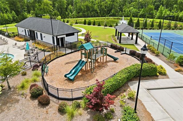 3132 Hawthorn Farm Boulevard, Loganville, GA 30052