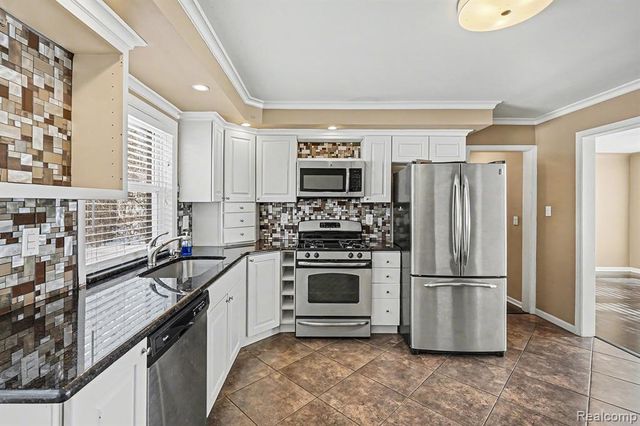 835 E Square Lake Road, Troy, MI 48085