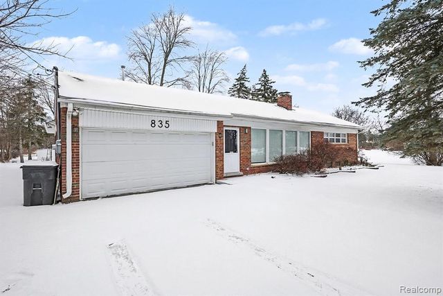 835 E Square Lake Road, Troy, MI 48085
