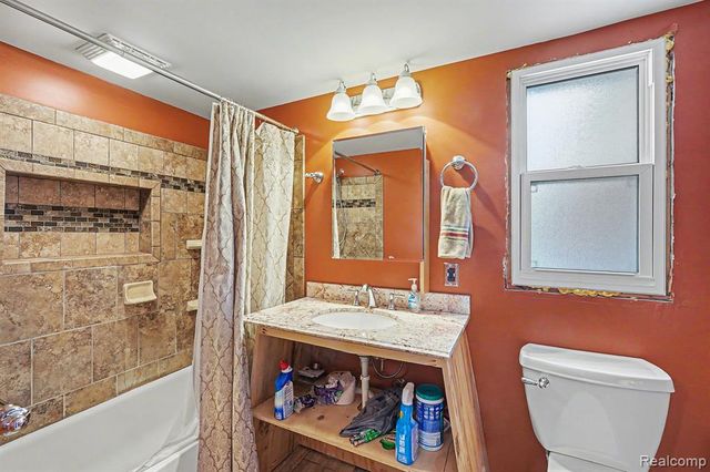 835 E Square Lake Road, Troy, MI 48085