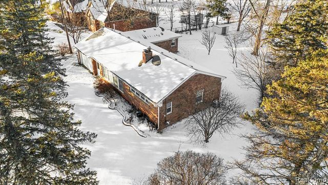 835 E Square Lake Road, Troy, MI 48085