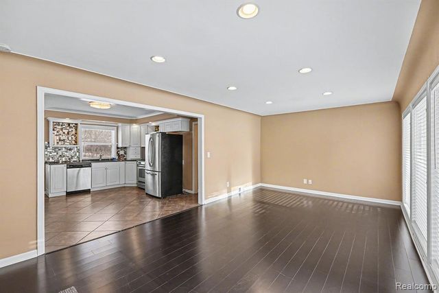 835 E Square Lake Road, Troy, MI 48085