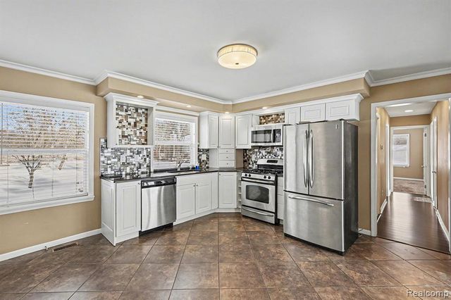 835 E Square Lake Road, Troy, MI 48085