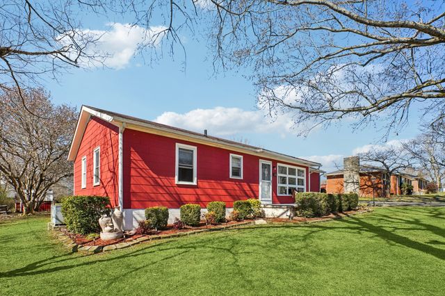 107 Highland Dr, Winchester, TN 37398