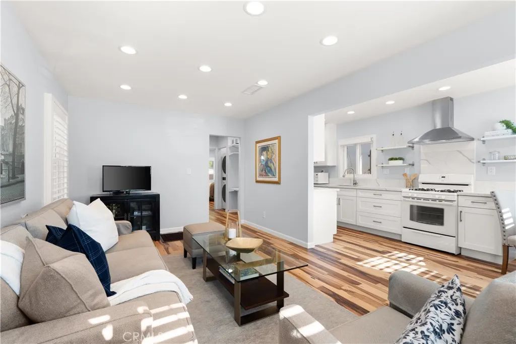 8911 Cattaraugus Avenue, Los Angeles, CA 90034