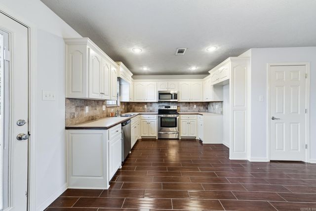 27 Highplains Drive, Cabot, AR 72023
