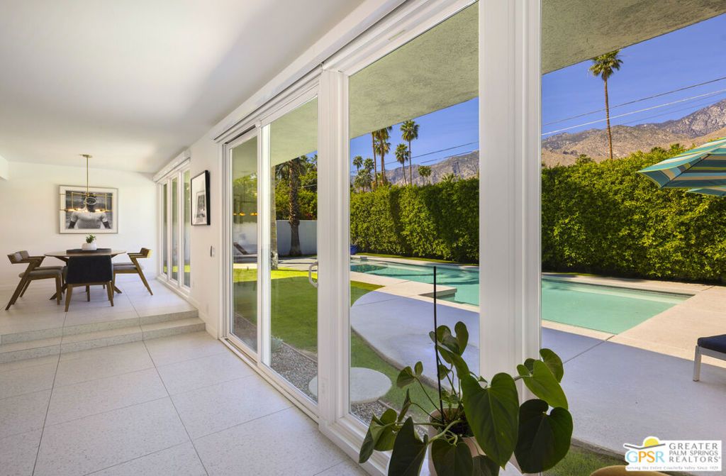 Image 11 of property listing at 1061 S Sagebrush Road, Palm Springs, CA 92264
