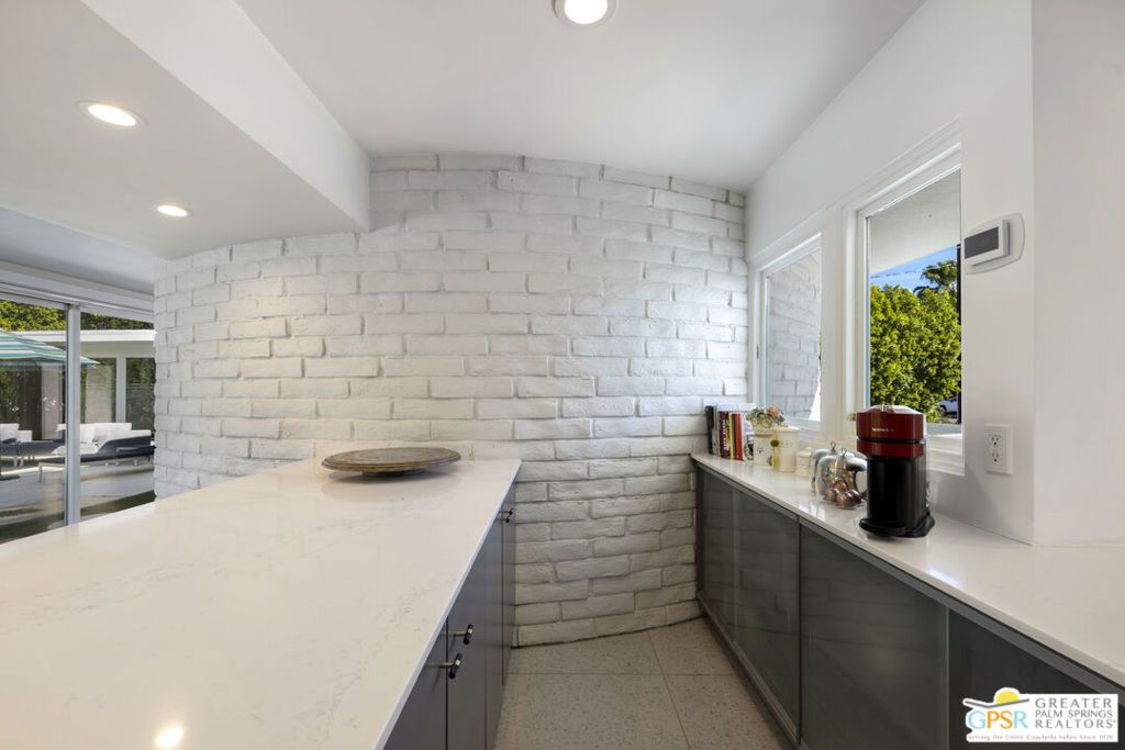 Image 17 of property listing at 1061 S Sagebrush Road, Palm Springs, CA 92264