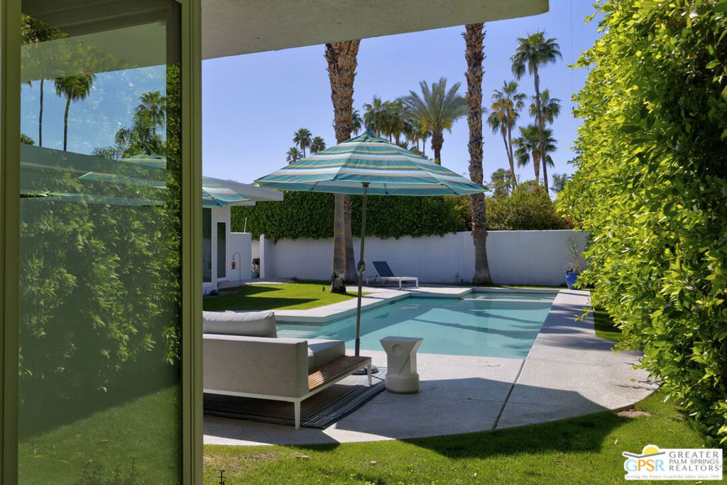 Image 21 of property listing at 1061 S Sagebrush Road, Palm Springs, CA 92264