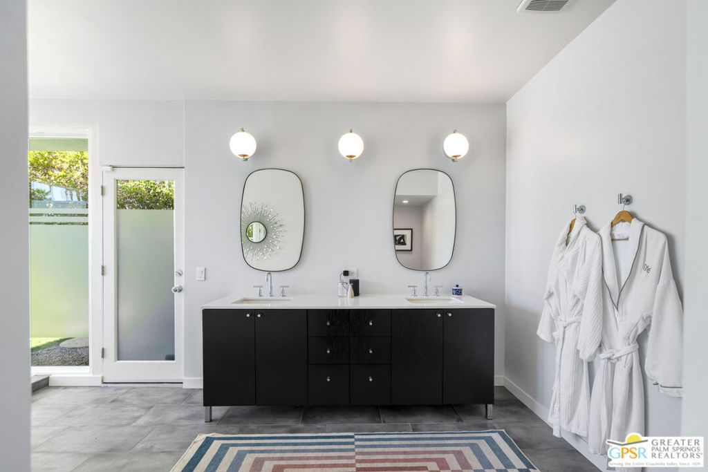 Image 25 of property listing at 1061 S Sagebrush Road, Palm Springs, CA 92264