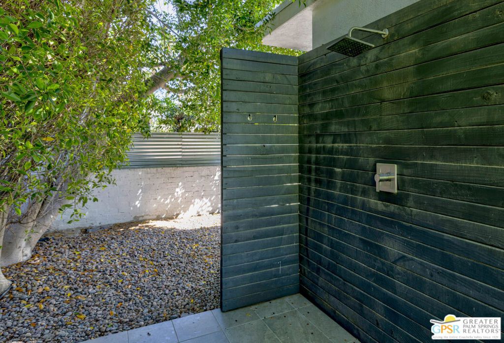 Image 27 of property listing at 1061 S Sagebrush Road, Palm Springs, CA 92264