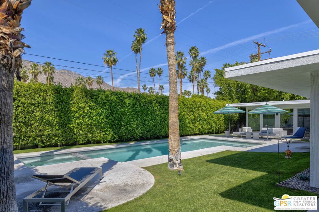 Image 36 of property listing at 1061 S Sagebrush Road, Palm Springs, CA 92264