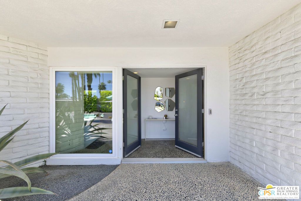 Image 4 of property listing at 1061 S Sagebrush Road, Palm Springs, CA 92264