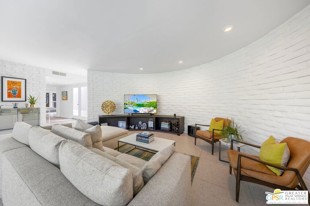 Image 8 of property listing at 1061 S Sagebrush Road, Palm Springs, CA 92264