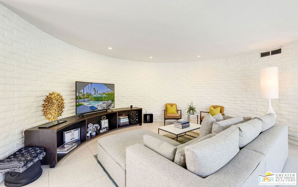 Image 9 of property listing at 1061 S Sagebrush Road, Palm Springs, CA 92264